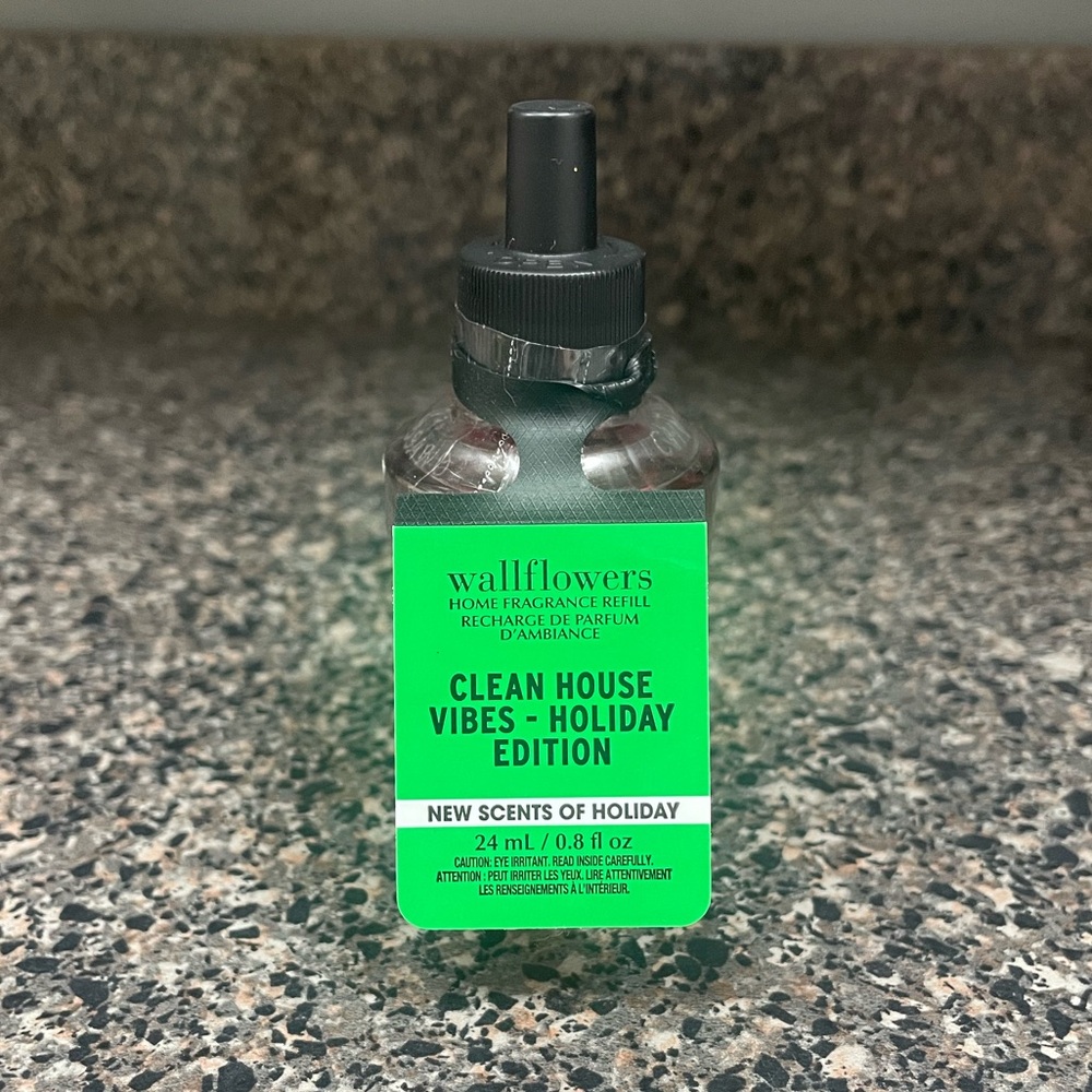 Bath & Body Works Clean House Vibes - Holiday Edition Wallflower